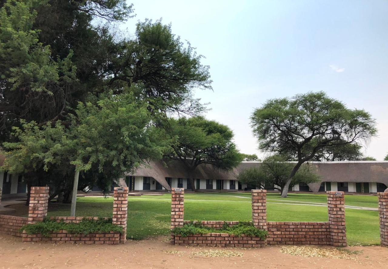 Okahandja Country Hotel Екстериор снимка