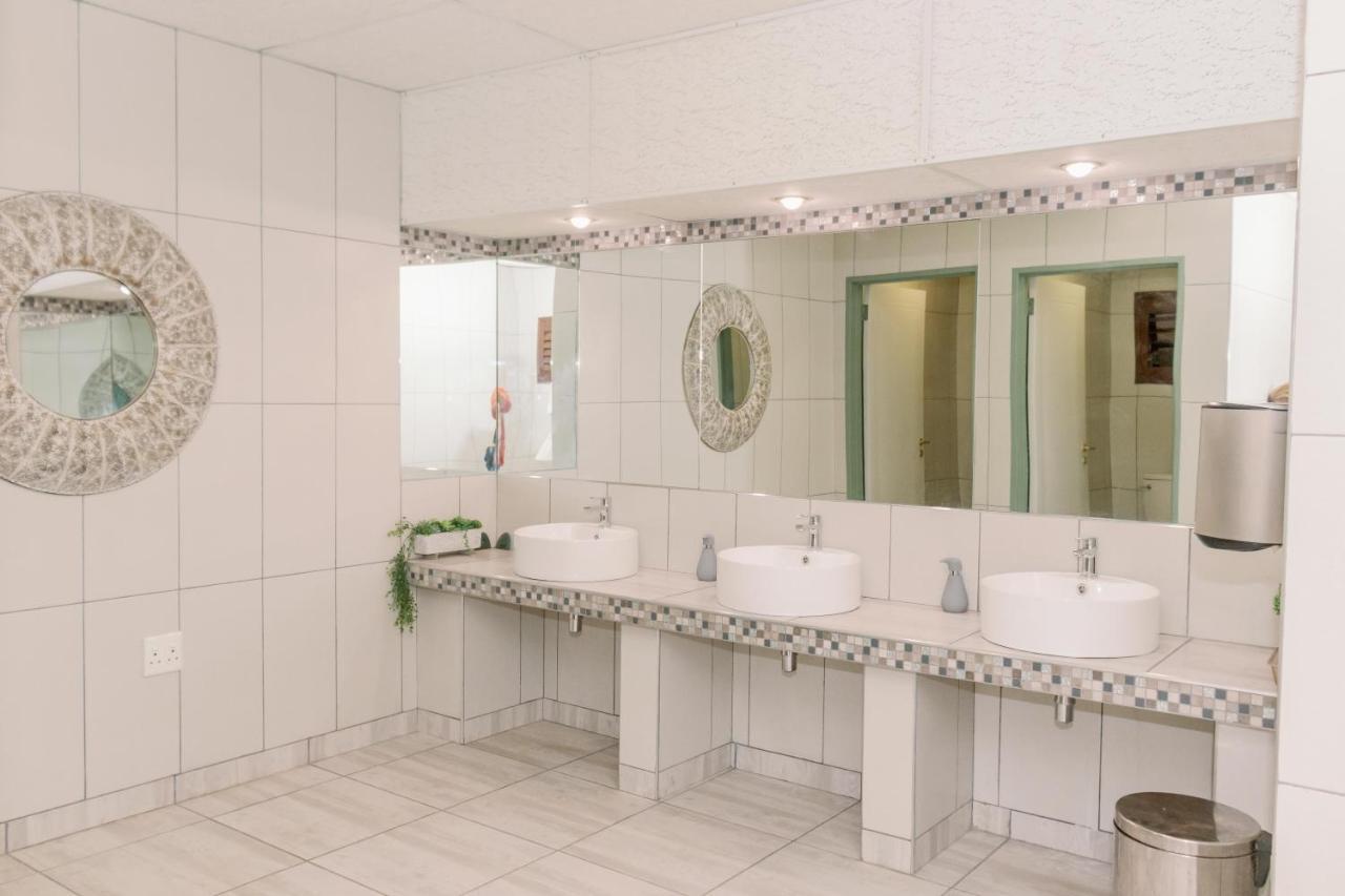 Okahandja Country Hotel Екстериор снимка